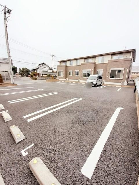 グラン　ジェルメ（102） 駐車場