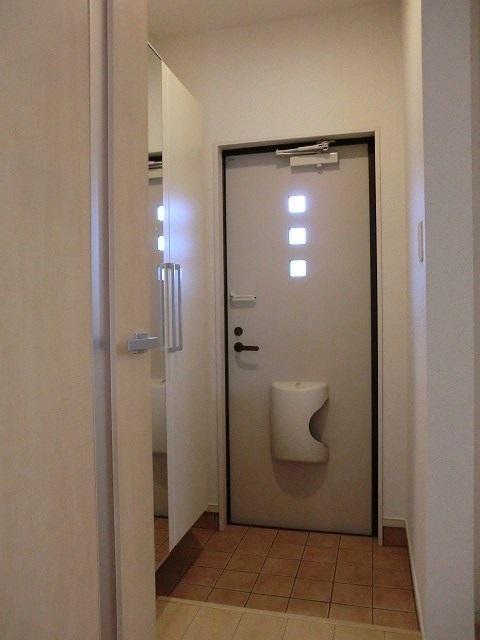 ライラック（101） 玄関