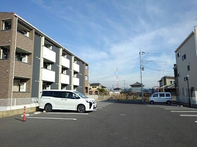 ジョニーズ　ガーデン（104） 駐車場