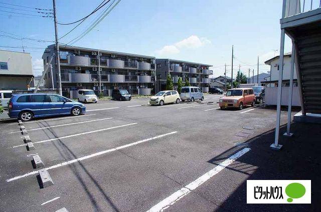プチメゾン（102） 駐車場