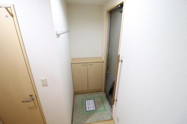 クレシェンテ　A（202） 玄関