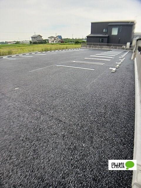 ブリッサ　Ｂ（203） 駐車場