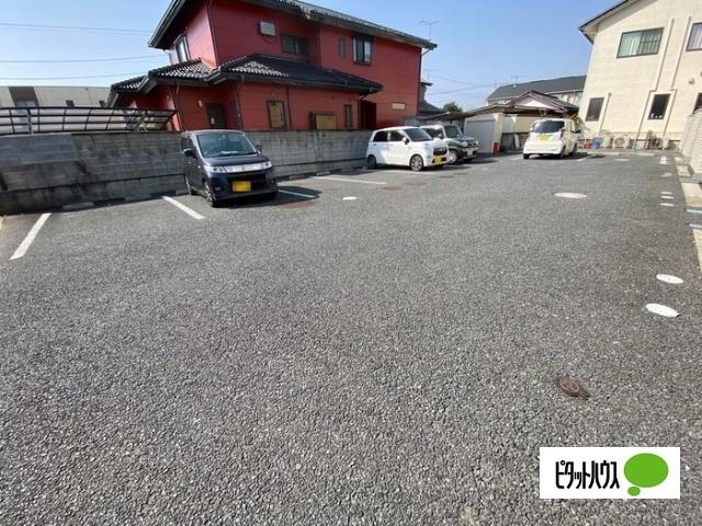 レグルス（103） 駐車場