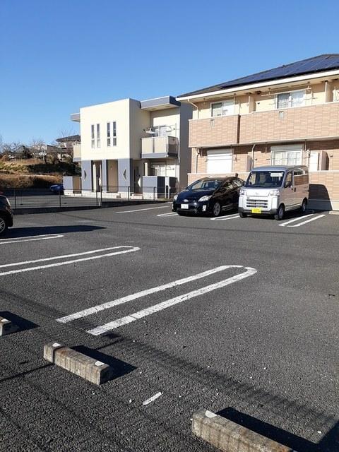 アルバ　３（101） 駐車場