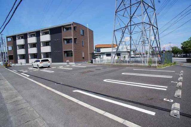 テ・ルサーマＣ（103） 駐車場