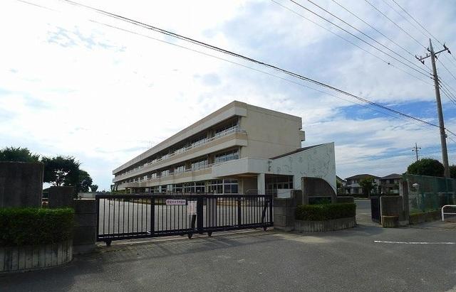 伊勢崎市立あずま北小学校：1100m