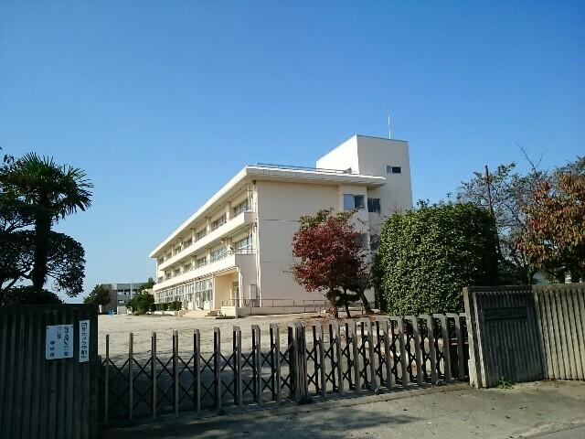 玉村町立上陽小学校：2000m