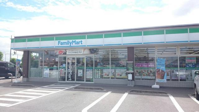 ファミリーマート日野屋伊勢崎高校前店：475m