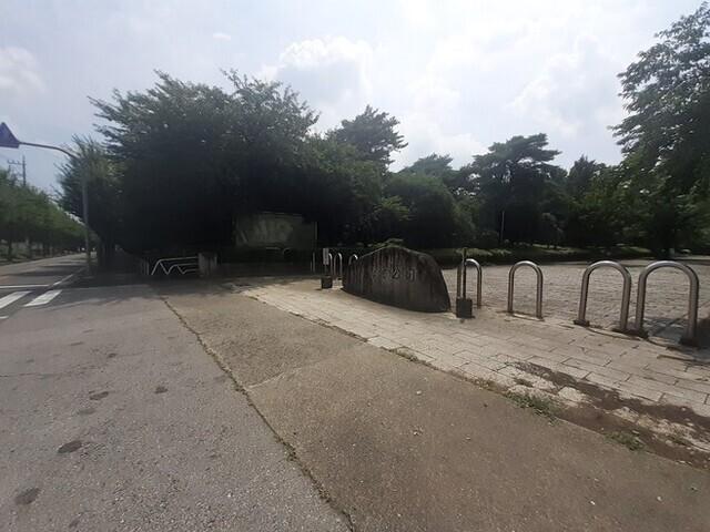 華蔵寺公園：1000m