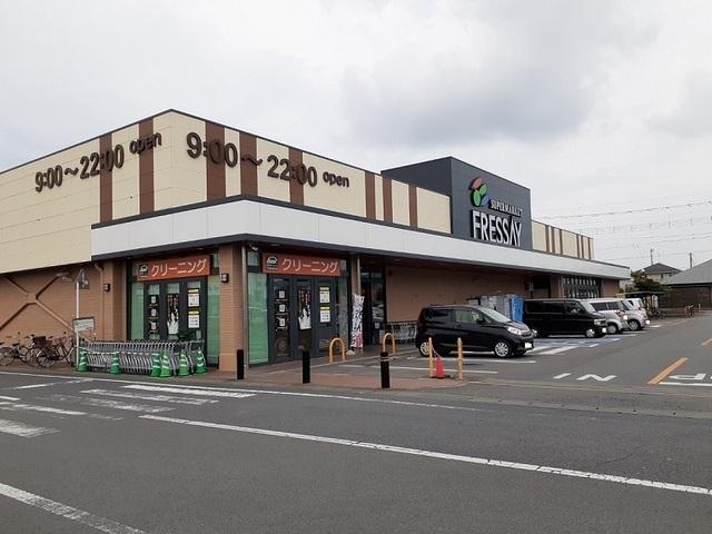 フレッセイ安堀店：900m