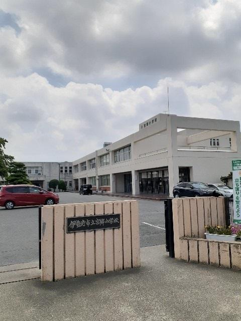伊勢崎市立三郷小学校：1200m