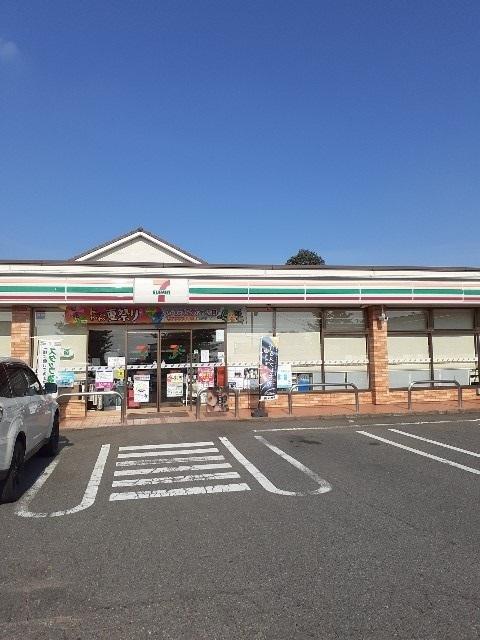 セブンイレブン伊勢崎西久保店：1000m