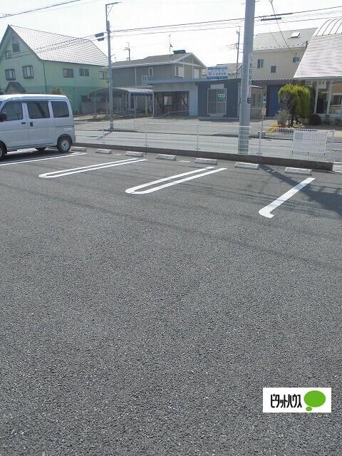 ヴァンクール（102） 駐車場