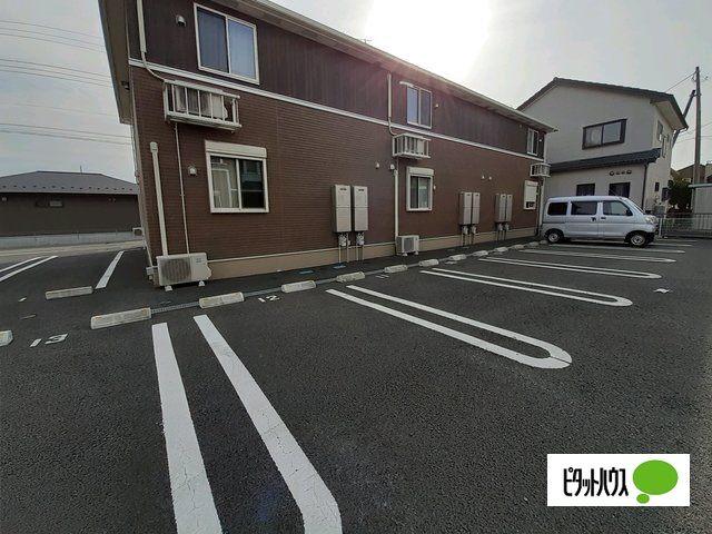 メゾンフォレストＢ（204） 駐車場