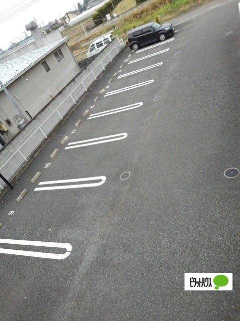ボ・ヌール（203） 駐車場