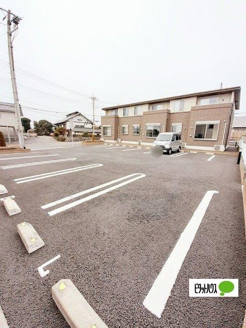 グラン　ジェルメ（102） 駐車場