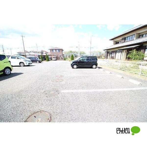 レイク・ガーデン 駐車場
