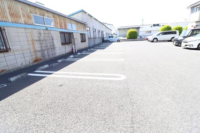 プレシャス前橋　Ａ（102） 駐車場