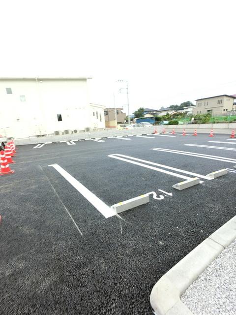ブルーサファイア　Ａ（108） 駐車場
