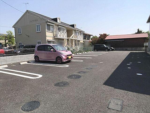 メゾン ボヌールi（203） 駐車場