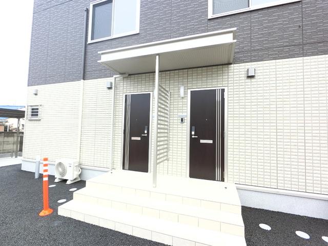 ラウレア平和町（101） エントランス