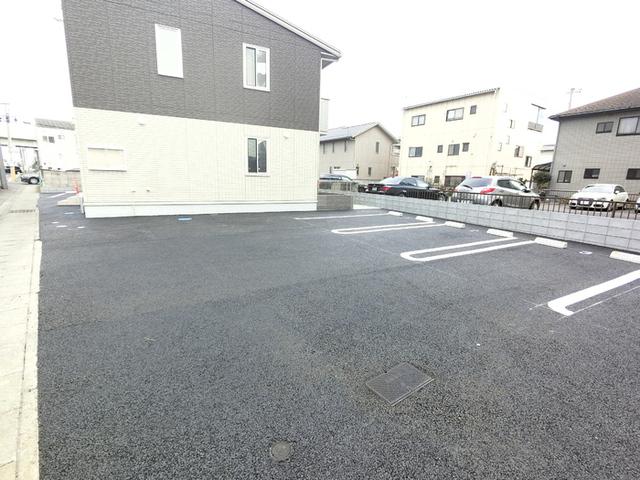 ラウレア平和町（101） 駐車場