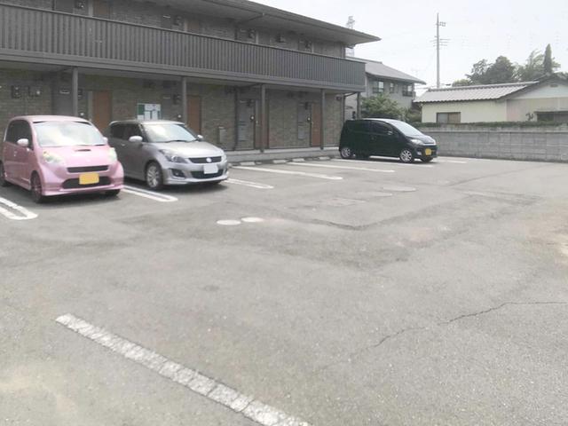 アルカディア（206） 駐車場