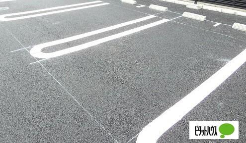 フローレス　コート　Ⅰ（105） 駐車場