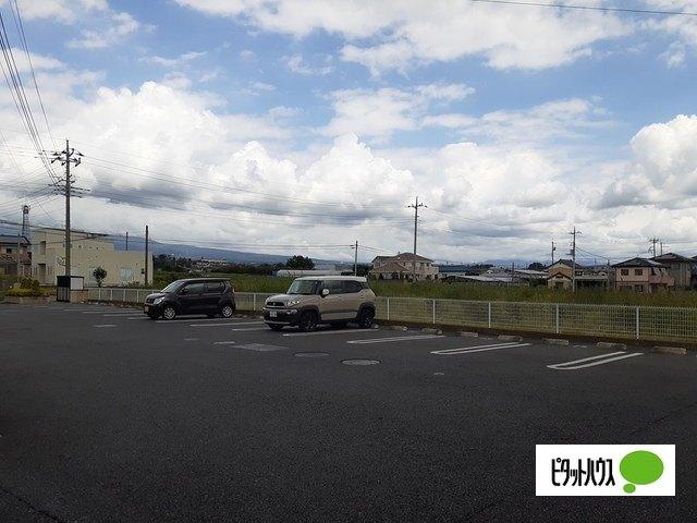 ブレッザ　Ⅱ（102） 駐車場