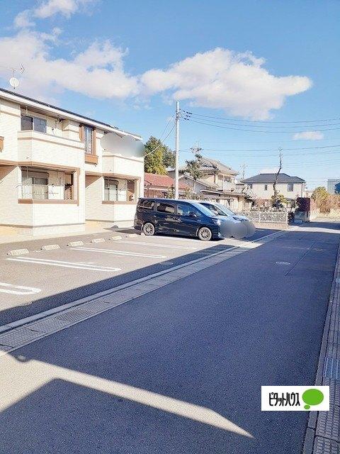 アヴェニール（202） 駐車場