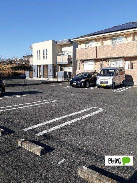 アルバ　３（101） 駐車場