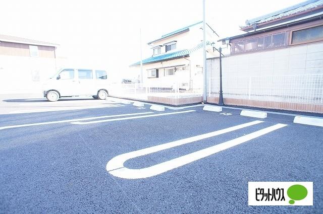 セレノＢ（203） 駐車場
