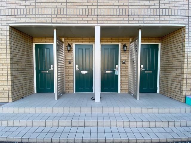 ロイヤルガーデン連取　Ａ/Ｂ/Ｃ/Ｄ/Ｅ（D201） エントランス