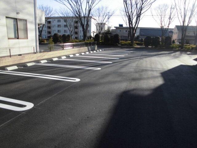 サファイア（106） 駐車場