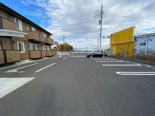 シャトレグラン（101） 駐車場