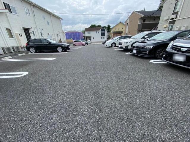 ブルーサファイア　Ａ（203） 駐車場