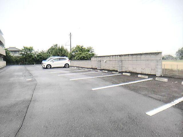 オルタシア カツラ（305） 駐車場