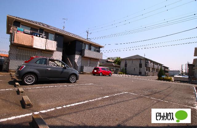 ユーガイアⅡ（102） 駐車場