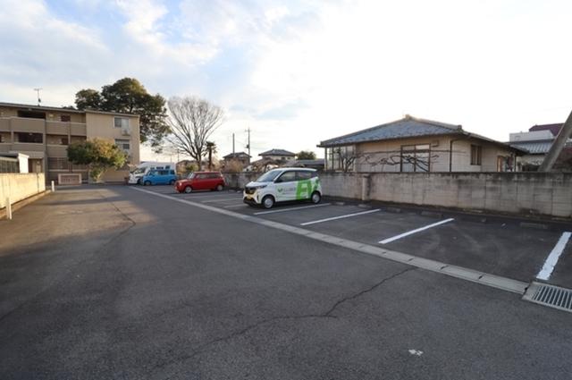 クラリーチェ（203） 駐車場
