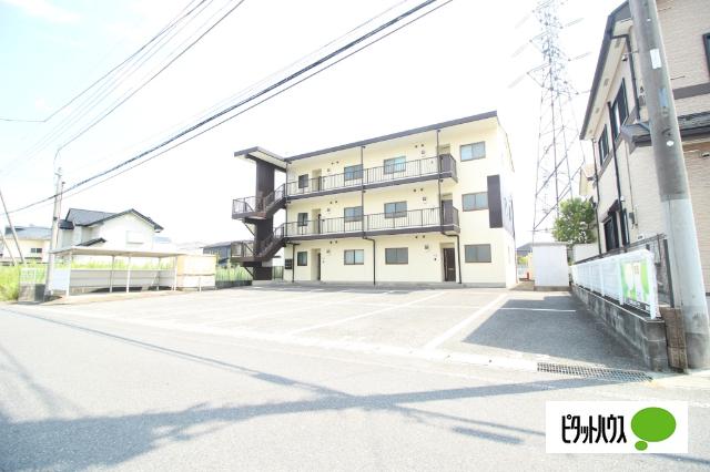 プチ・ロワイヤル（11E） 駐車場