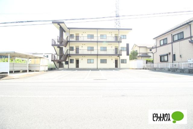 プチ・ロワイヤル（11E） 駐車場