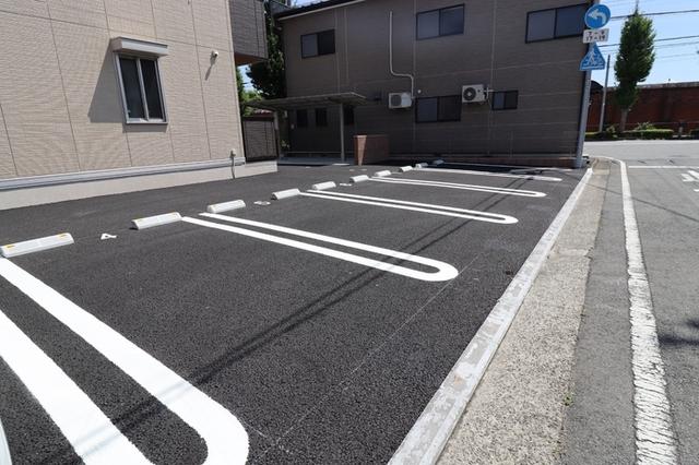 セラヴィ南町（202） 駐車場