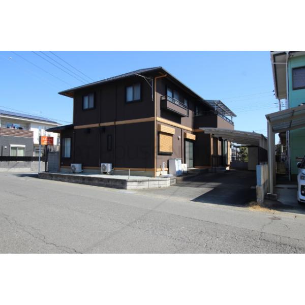 おしゃれな外観の店舗付き住宅♪