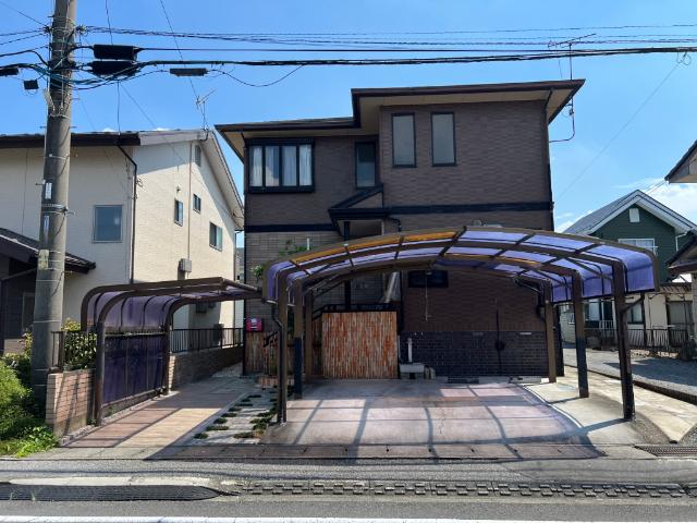 シックなブラウンの外観♪