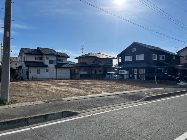 車の出入りもしやすい立地。