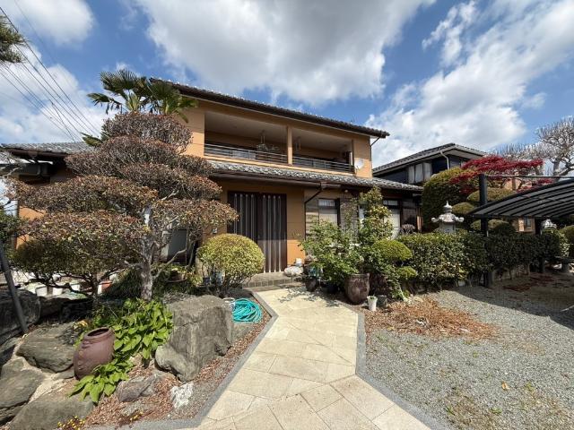 和の趣と庭を楽しむ、ゆとりの一邸♪