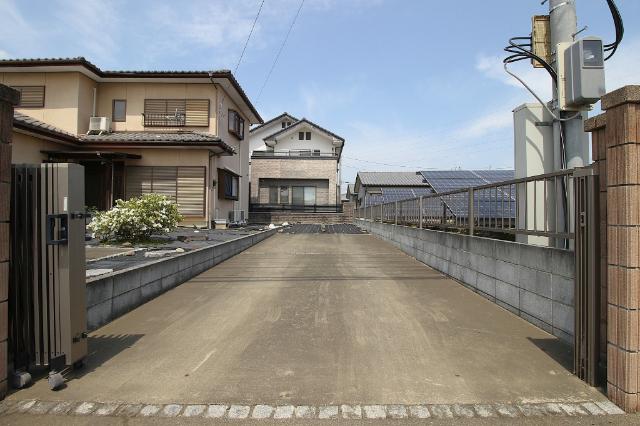 連取町中古戸建 駐車場