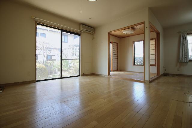 田中島町中古戸建 リビング