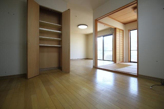 田中島町中古戸建 リビング