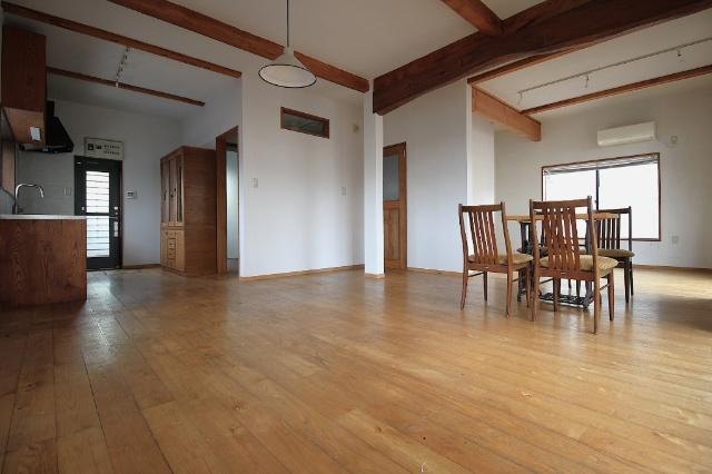 茂呂町2丁目中古戸建 リビング